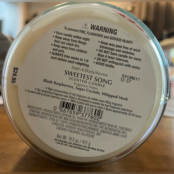 Bath & Body Works Sweetest Song Candle - 3 Wick NEW - Picture 2 of 2